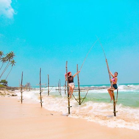 The Spring Holiday Mirissa Bagian luar foto