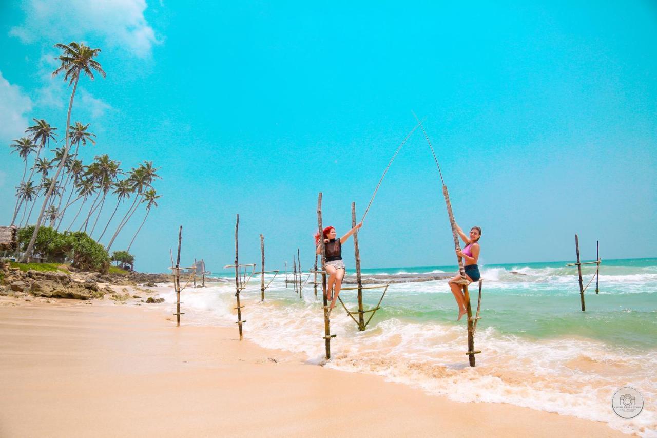 The Spring Holiday Mirissa Bagian luar foto